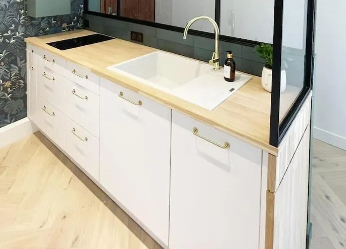 La Parenthese Кабур